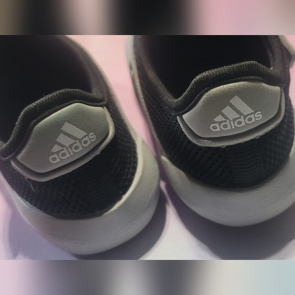 Adiddas toddler Sandals - Picture 2 of 3